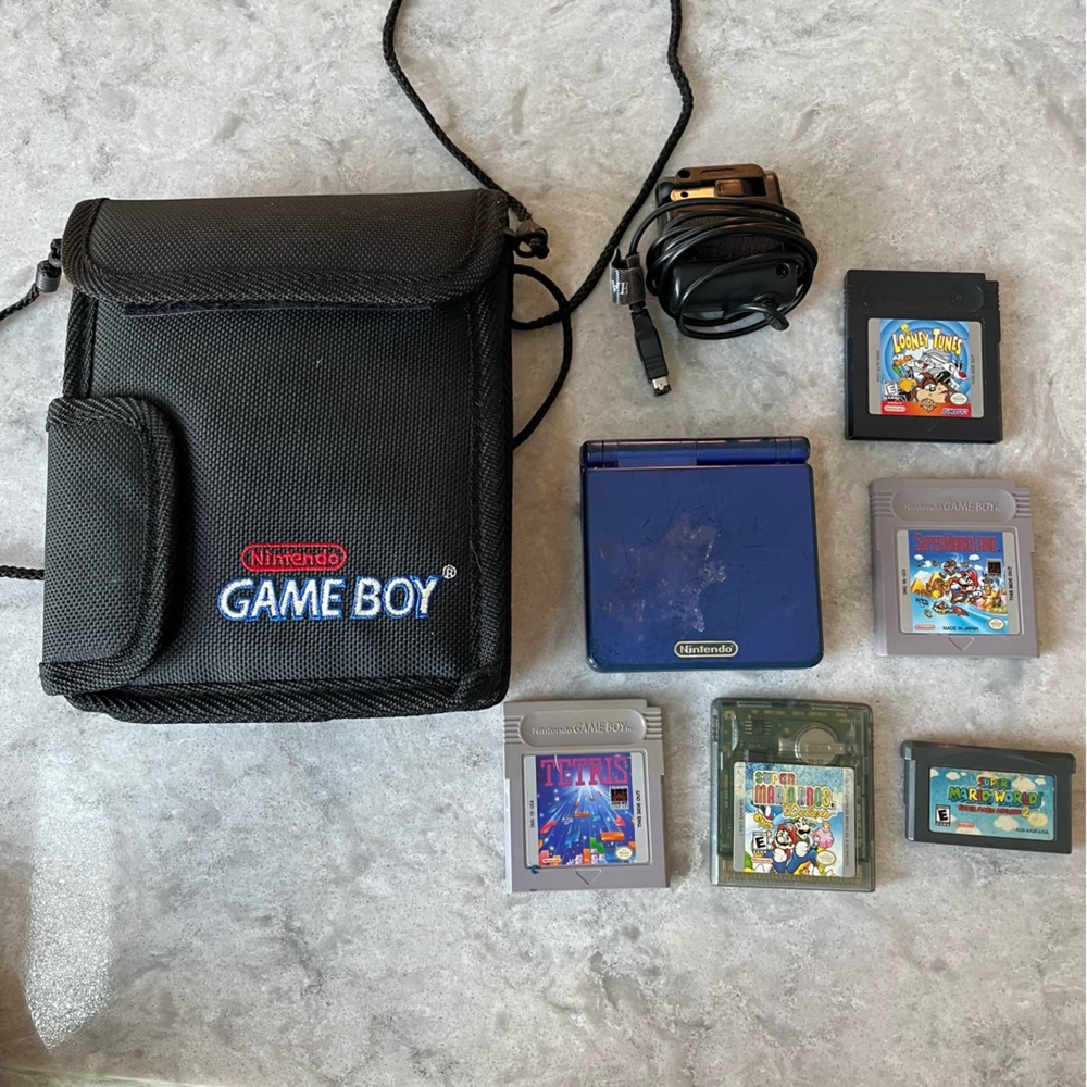 Nintendo Blue Game Boy Advance SP Gaming Bundle w/ Carry Case - TESTED & WORKS